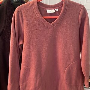 Dsco Women's V-Neck Sweater in Dusty Rose